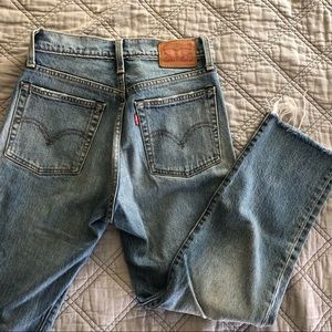 Levi’s high rise button fly jean